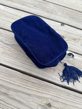 Elizabeth Arden New York Navy Blue Velvet Cosmetic Bag Makeup Pouch NWOT